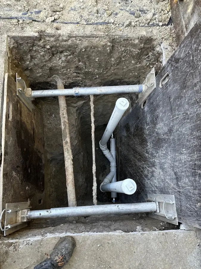 Experienced plumber completing Drain Cleaning work in Roseville